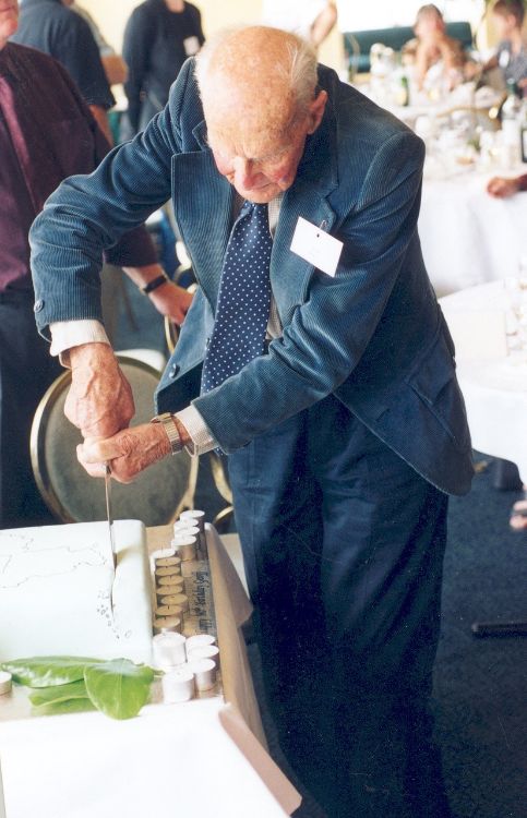 geoff-baylis-cutting-his-90th-birthday-cake-auckland-22-november-2003.jpg